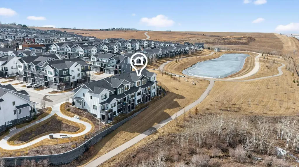 116 Crestridge Common SW Calgary AB T3B 6J5