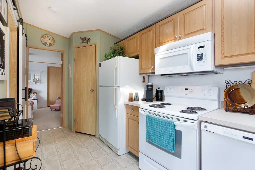99 Arbour Lake Road NW Calgary AB T3G 4E4