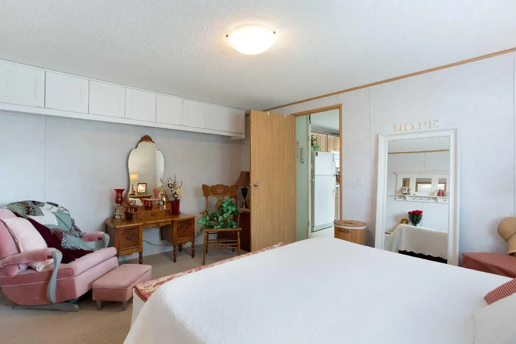 99 Arbour Lake Road NW Calgary AB T3G 4E4