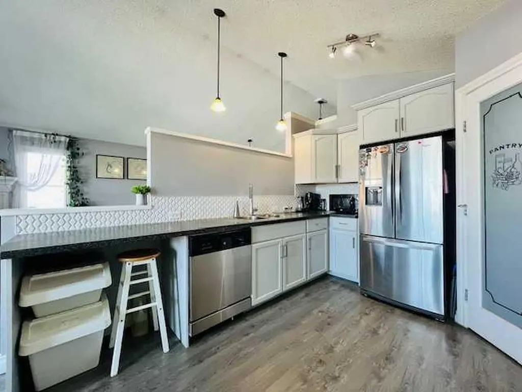 125 Saddlebrook Circle NE Calgary AB T3J0K4