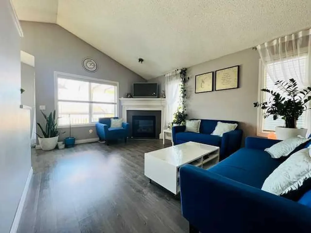 125 Saddlebrook Circle NE Calgary AB T3J0K4