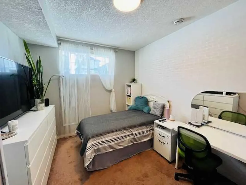 125 Saddlebrook Circle NE Calgary AB T3J0K4
