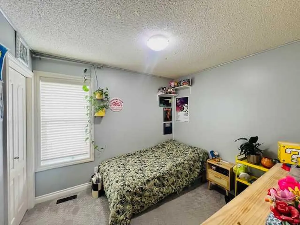 125 Saddlebrook Circle NE Calgary AB T3J0K4