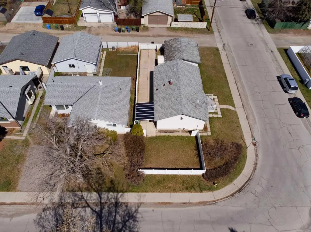 4711 43 Street SW Calgary AB T3E 3P9