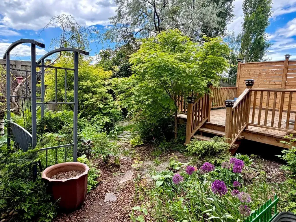 421 Mahogany Court SE Calgary AB T3M 0T7