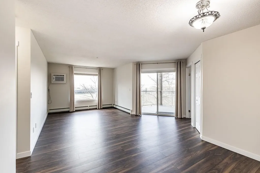 245 Red Deer Drive SW Medicine Hat AB T1A8P4
