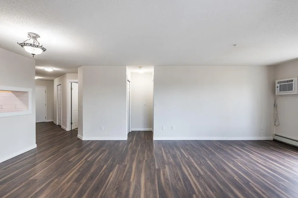 245 Red Deer Drive SW Medicine Hat AB T1A8P4