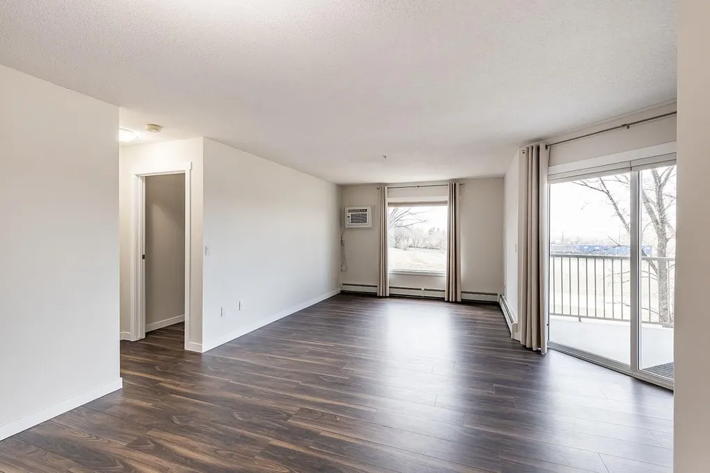 245 Red Deer Drive SW Medicine Hat AB T1A8P4