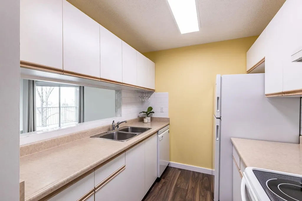 245 Red Deer Drive SW Medicine Hat AB T1A8P4