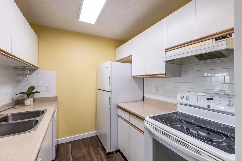 245 Red Deer Drive SW Medicine Hat AB T1A8P4