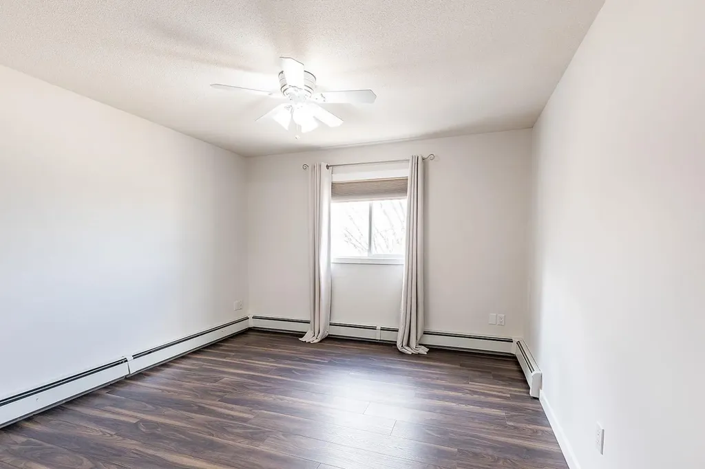 245 Red Deer Drive SW Medicine Hat AB T1A8P4