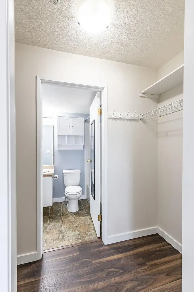 245 Red Deer Drive SW Medicine Hat AB T1A8P4