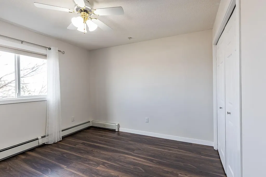 245 Red Deer Drive SW Medicine Hat AB T1A8P4