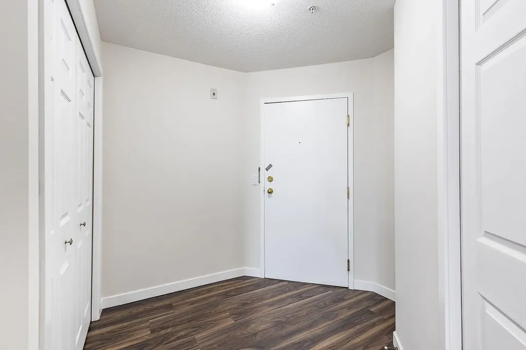 245 Red Deer Drive SW Medicine Hat AB T1A8P4