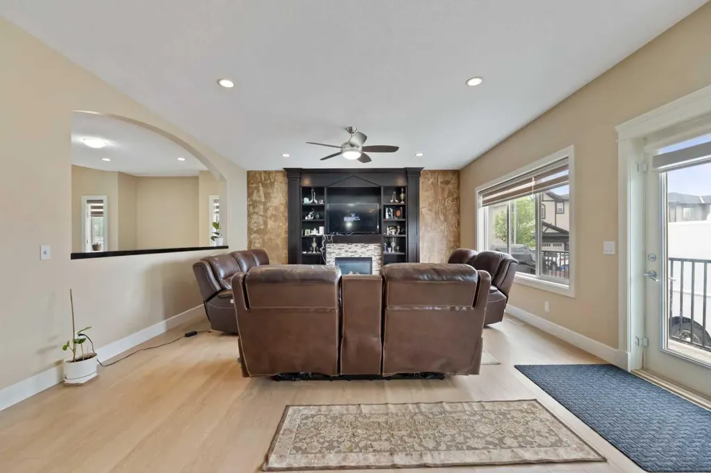 150 Saddlelake Grove NE Calgary AB T3J 0N8