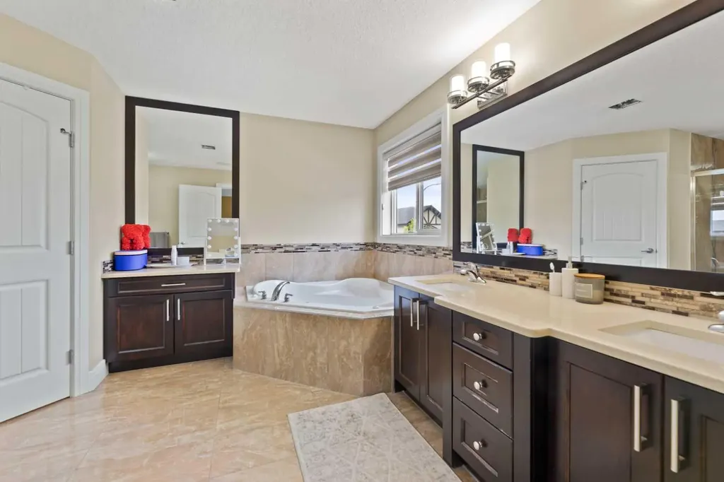 150 Saddlelake Grove NE Calgary AB T3J 0N8