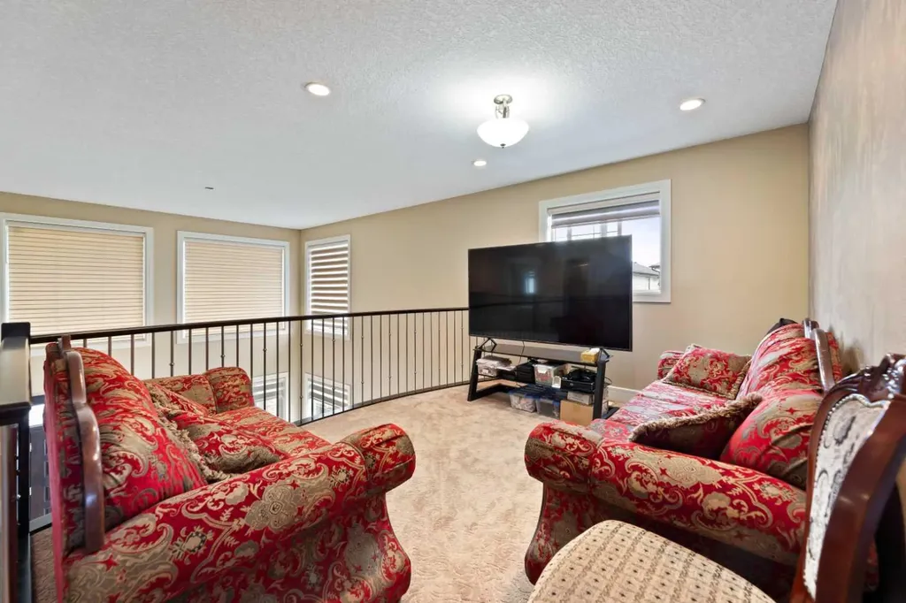150 Saddlelake Grove NE Calgary AB T3J 0N8