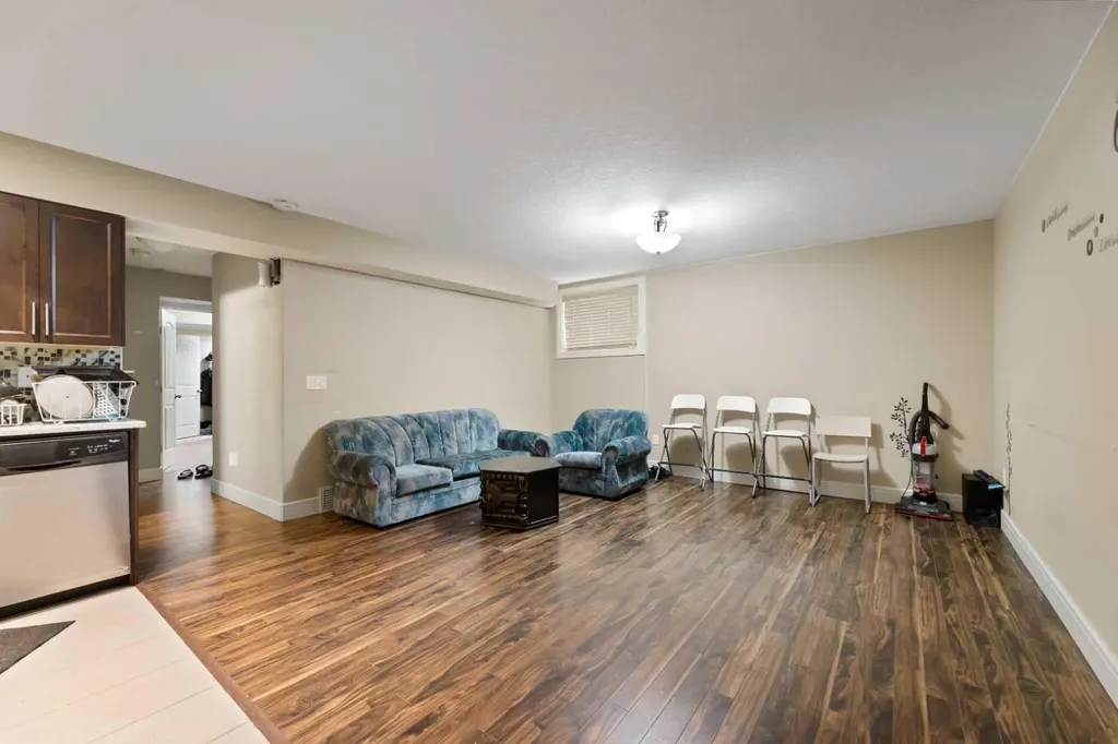 150 Saddlelake Grove NE Calgary AB T3J 0N8