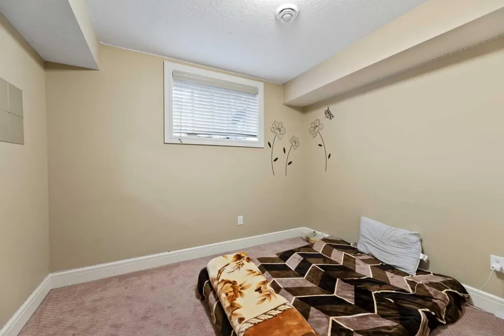 150 Saddlelake Grove NE Calgary AB T3J 0N8