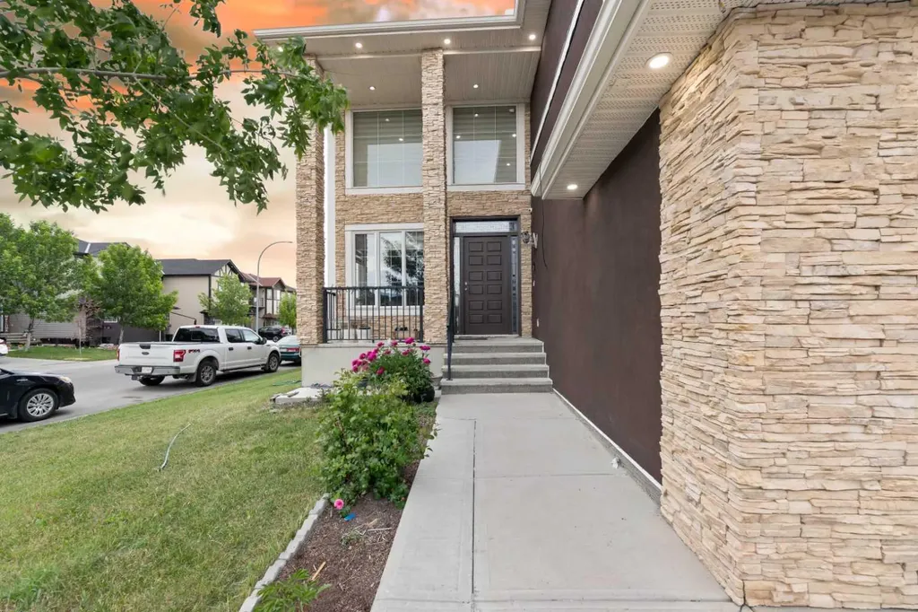 150 Saddlelake Grove NE Calgary AB T3J 0N8
