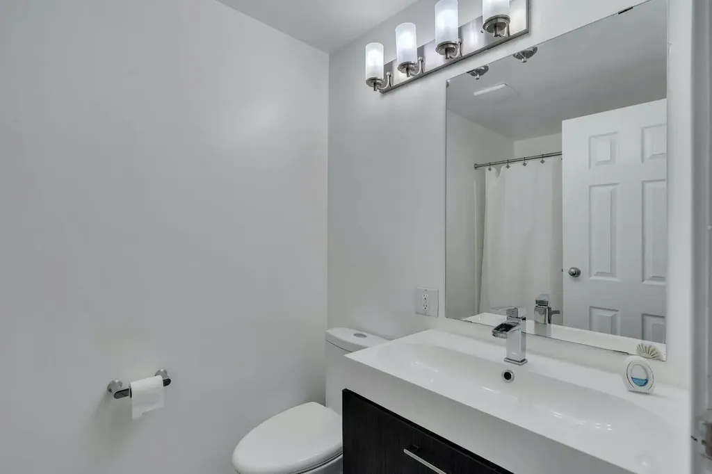 174 Woodmont Terrace SW Calgary AB T2W 4Z4