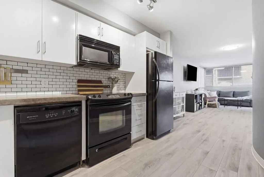 188 15 Avenue SW Calgary AB T2R 1S4