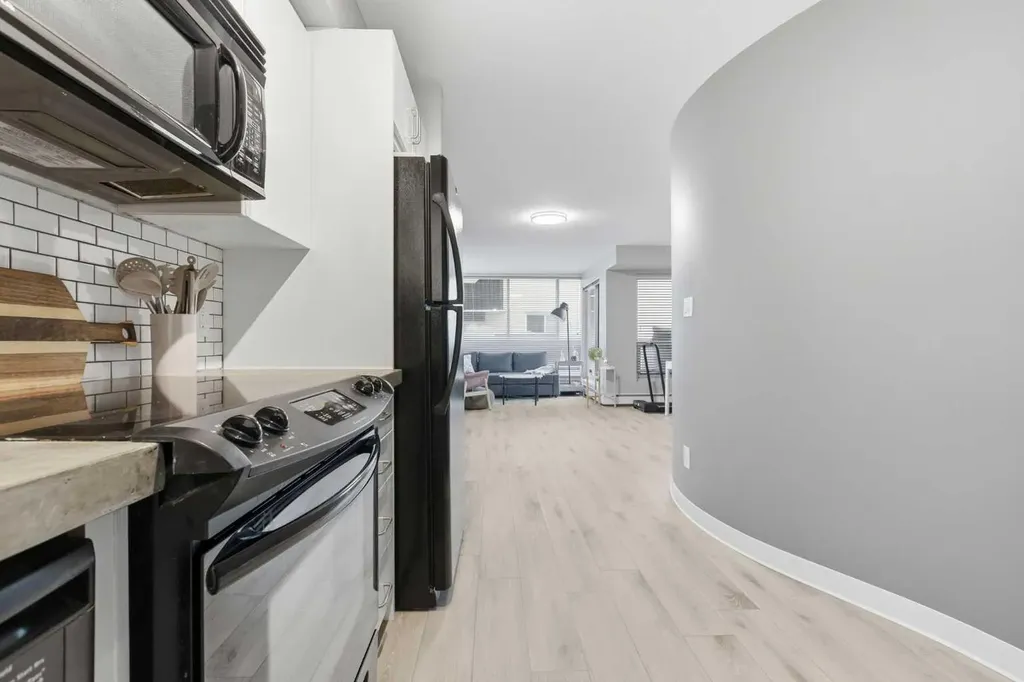 188 15 Avenue SW Calgary AB T2R 1S4