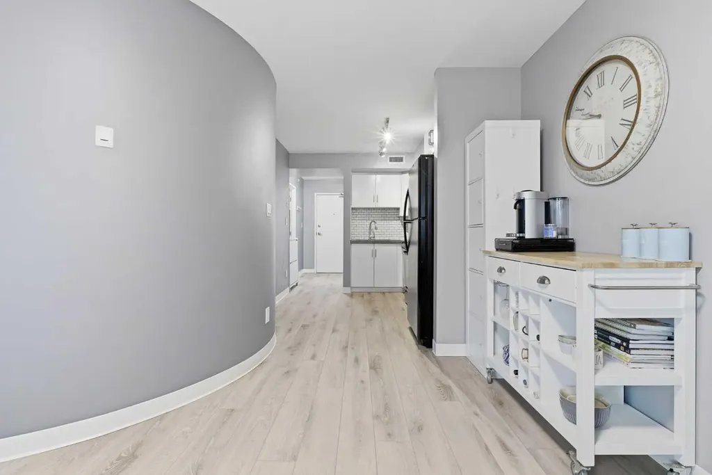 188 15 Avenue SW Calgary AB T2R 1S4