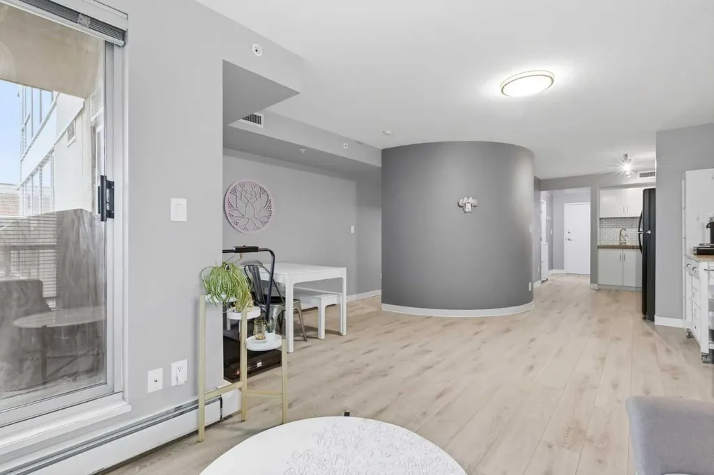 188 15 Avenue SW Calgary AB T2R 1S4