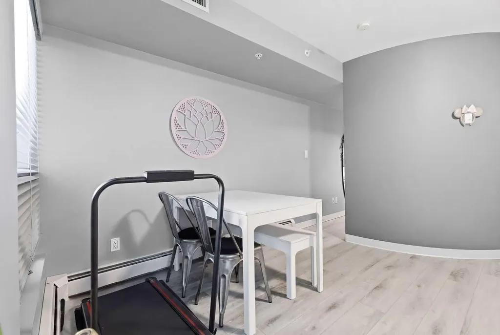 188 15 Avenue SW Calgary AB T2R 1S4