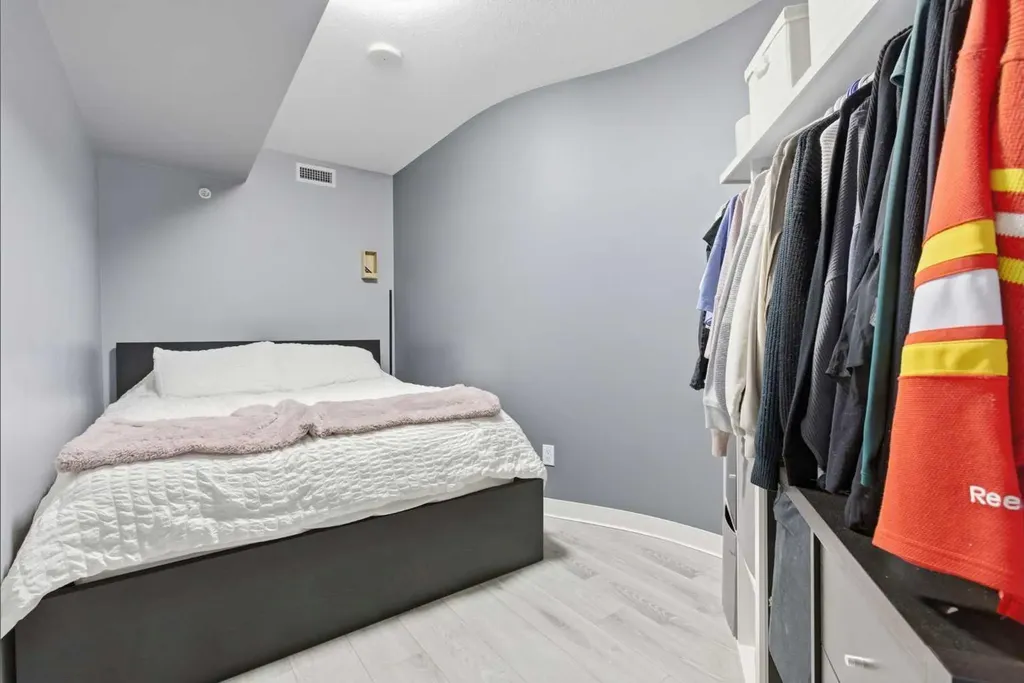 188 15 Avenue SW Calgary AB T2R 1S4