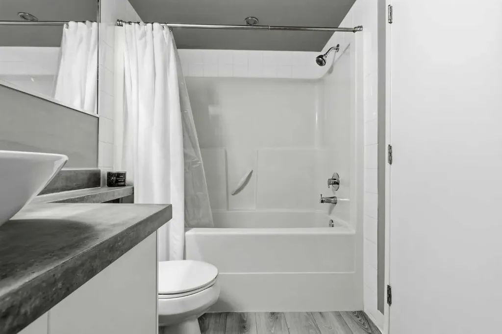 188 15 Avenue SW Calgary AB T2R 1S4