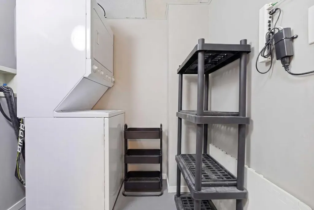 188 15 Avenue SW Calgary AB T2R 1S4