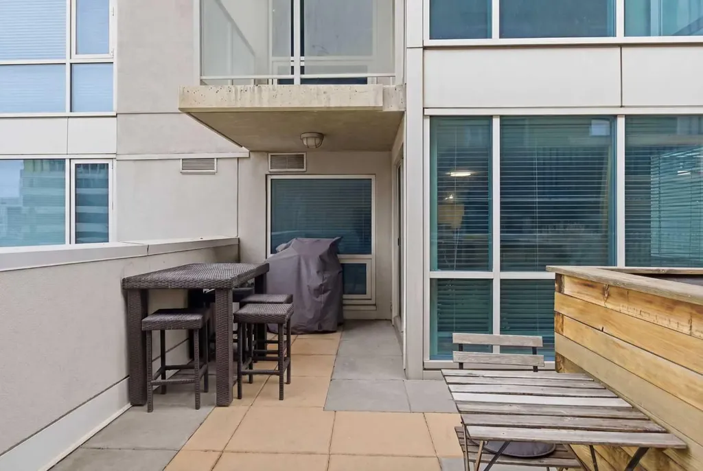 188 15 Avenue SW Calgary AB T2R 1S4