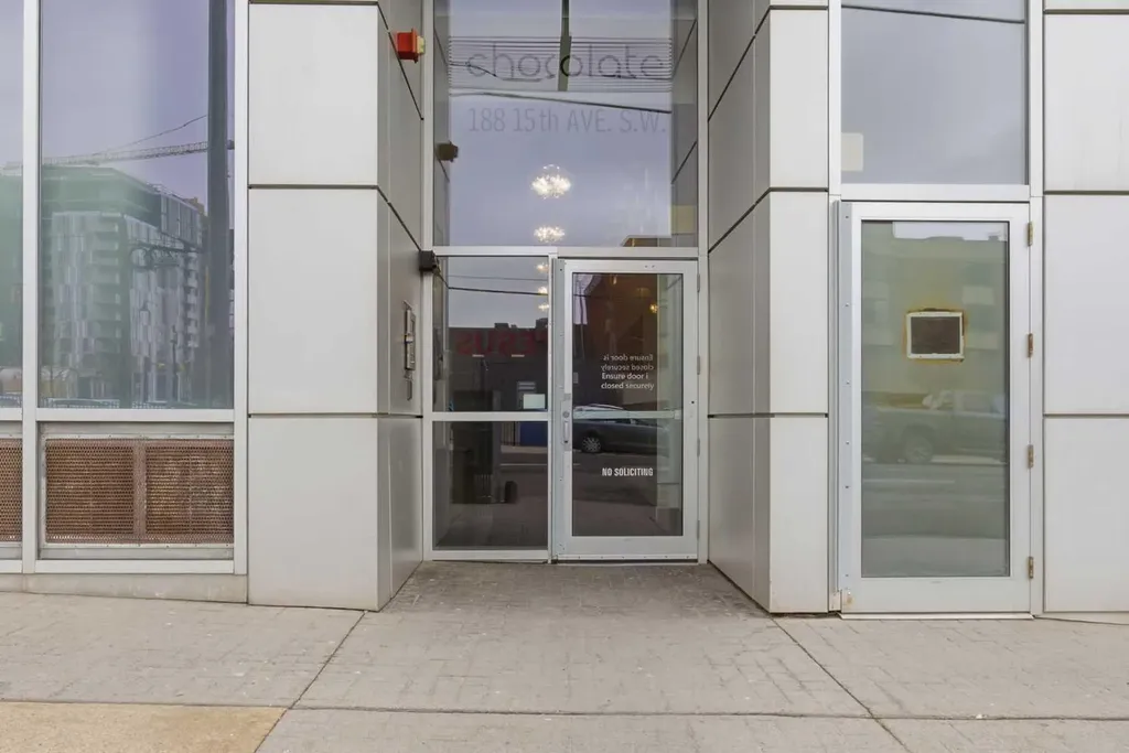 188 15 Avenue SW Calgary AB T2R 1S4