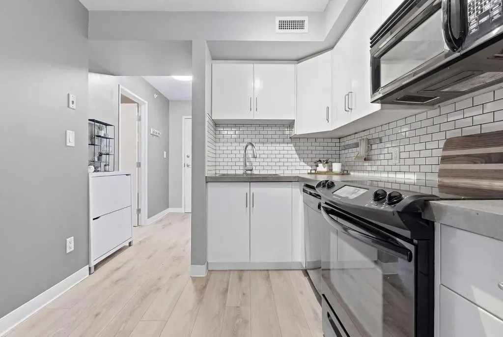 188 15 Avenue SW Calgary AB T2R 1S4