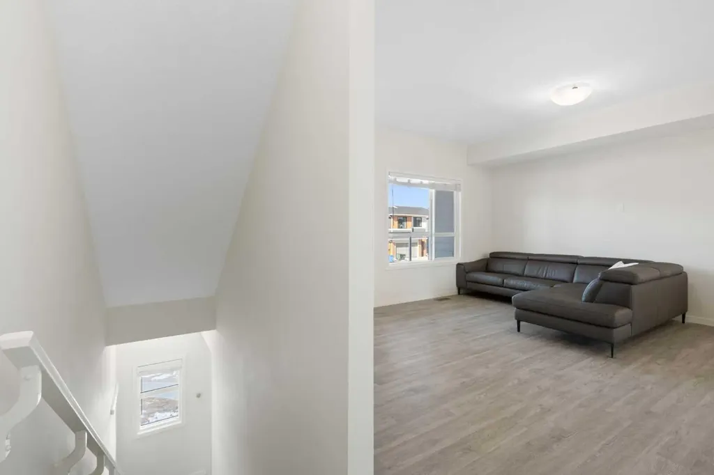 284 Harvest Hills Way NW Calgary AB T3K2P3