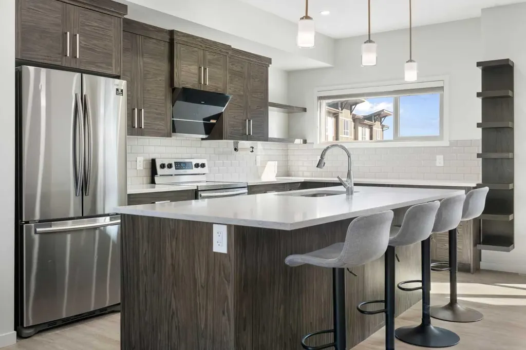 284 Harvest Hills Way NW Calgary AB T3K2P3