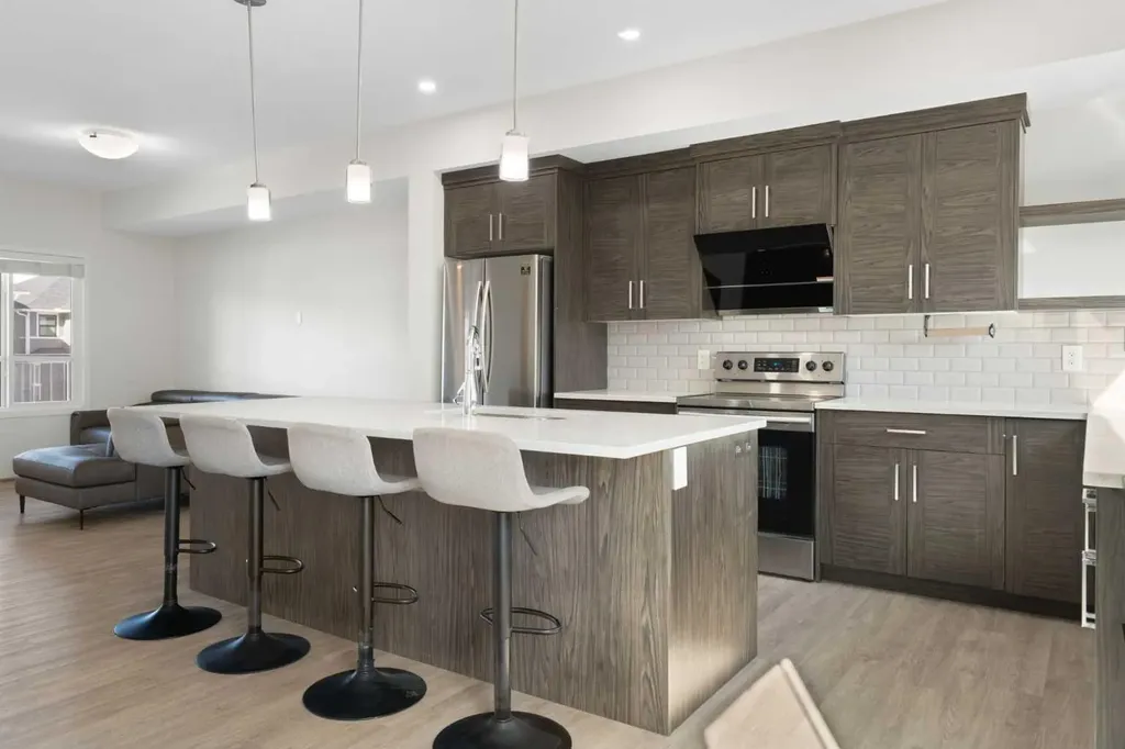 284 Harvest Hills Way NE Calgary AB T3K2P3