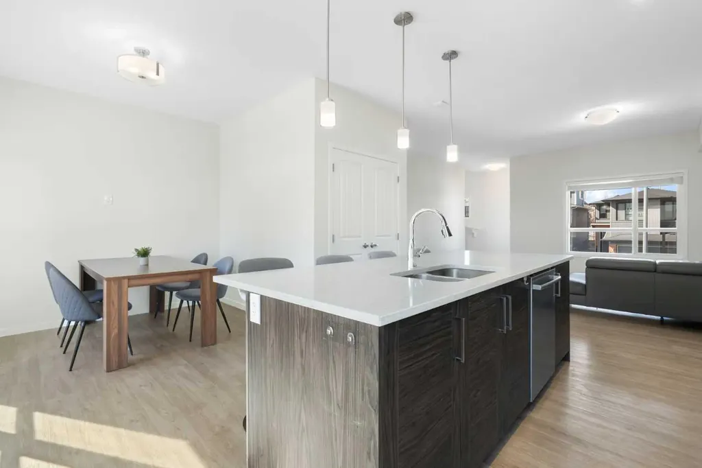 284 Harvest Hills Way NE Calgary AB T3K2P3