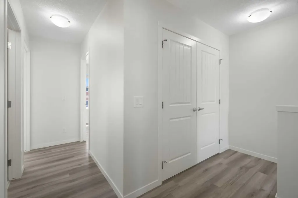 284 Harvest Hills Way NW Calgary AB T3K2P3