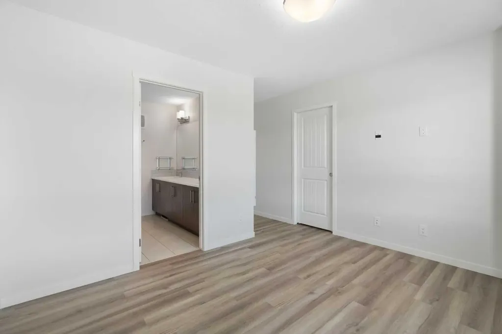 284 Harvest Hills Way NE Calgary AB T3K2P3