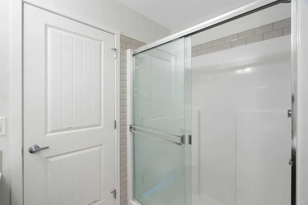 284 Harvest Hills Way NW Calgary AB T3K2P3