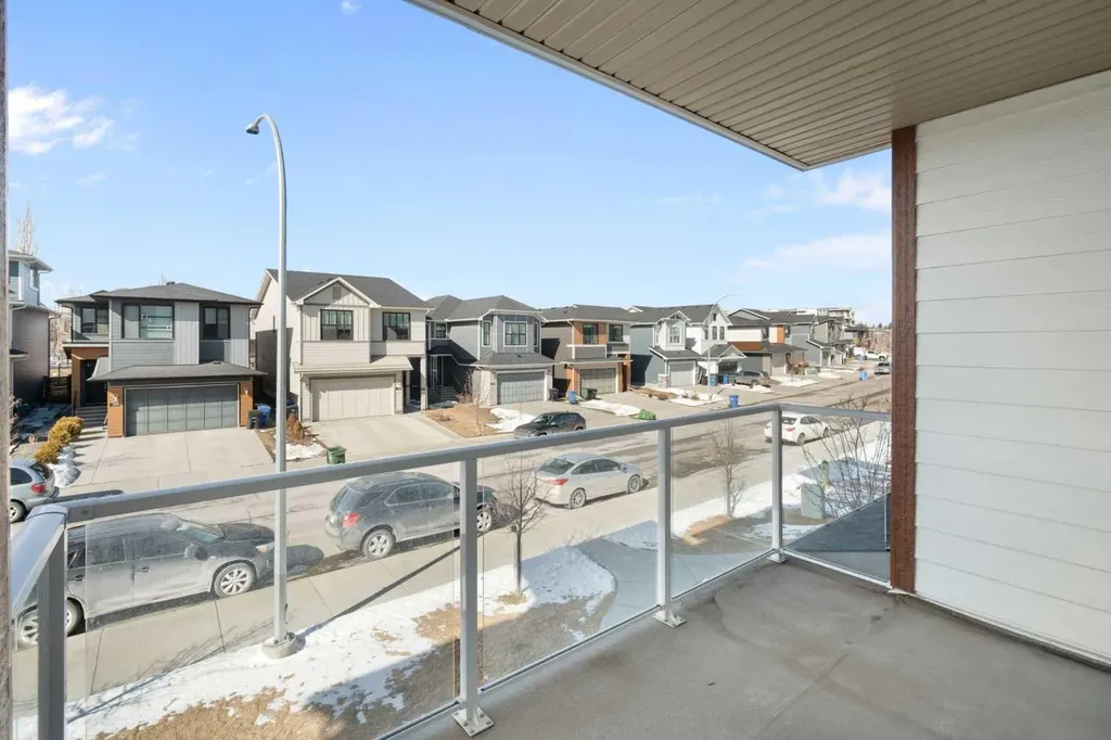 284 Harvest Hills Way NW Calgary AB T3K2P3