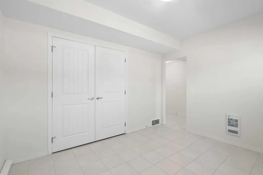 284 Harvest Hills Way NW Calgary AB T3K2P3