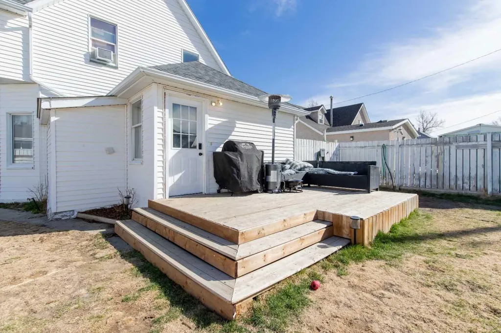446 21 Street Fort Macleod AB T0L 0Z0