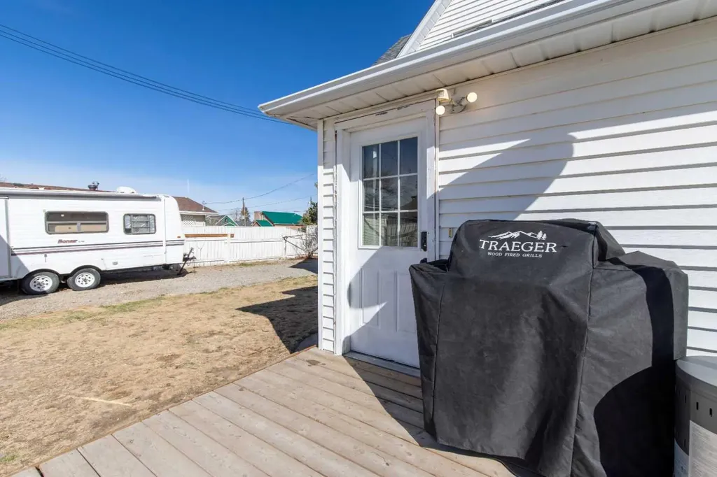 446 21 Street Fort Macleod AB T0L 0Z0