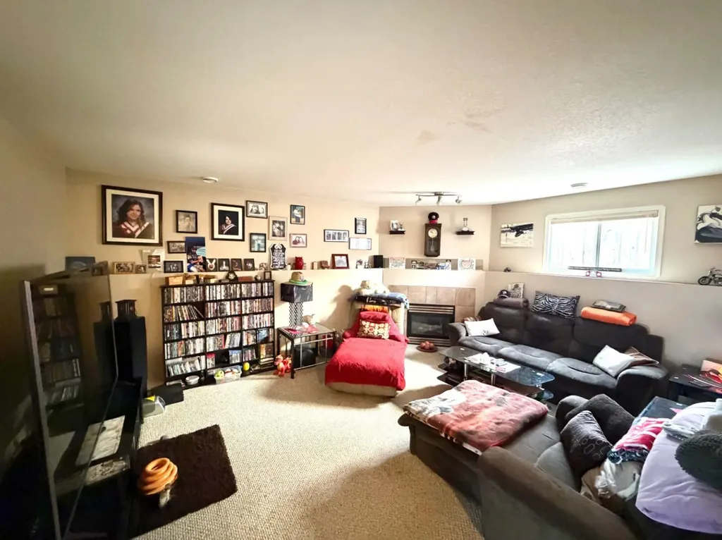 8821 Lakeland Drive Grande Prairie AB T8X 1V8