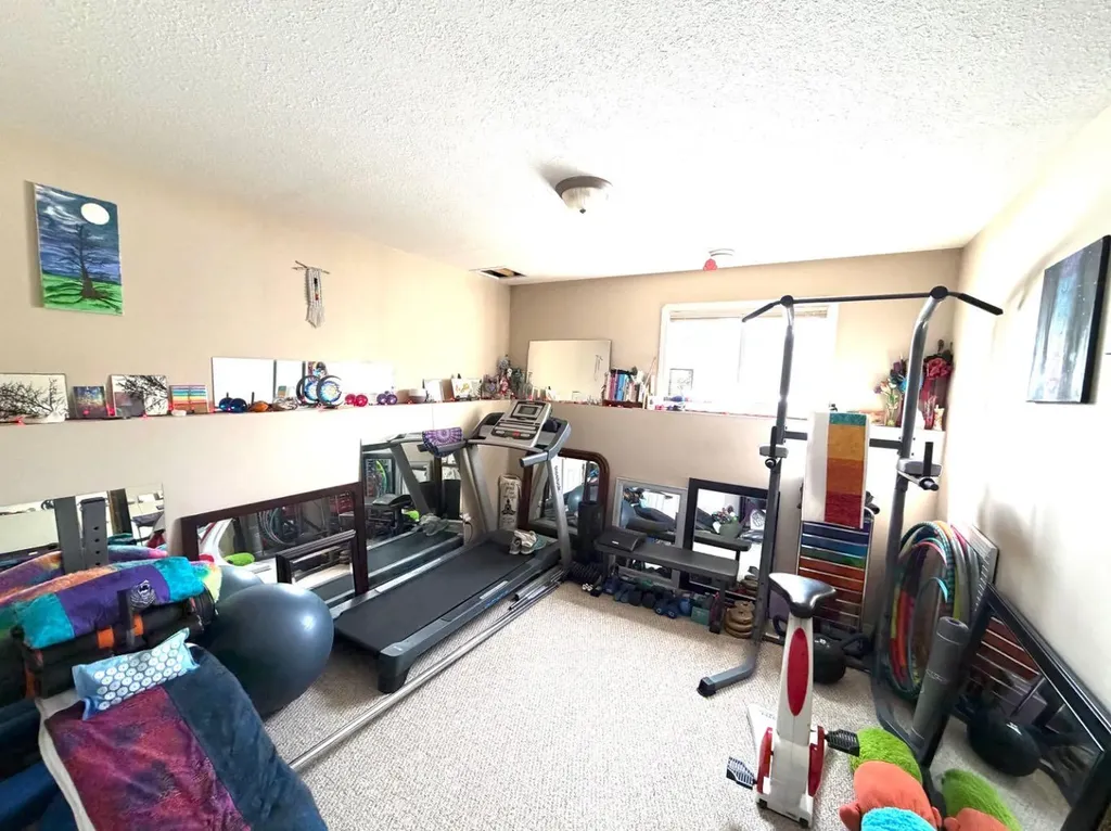 8821 Lakeland Drive Grande Prairie AB T8X 1V8