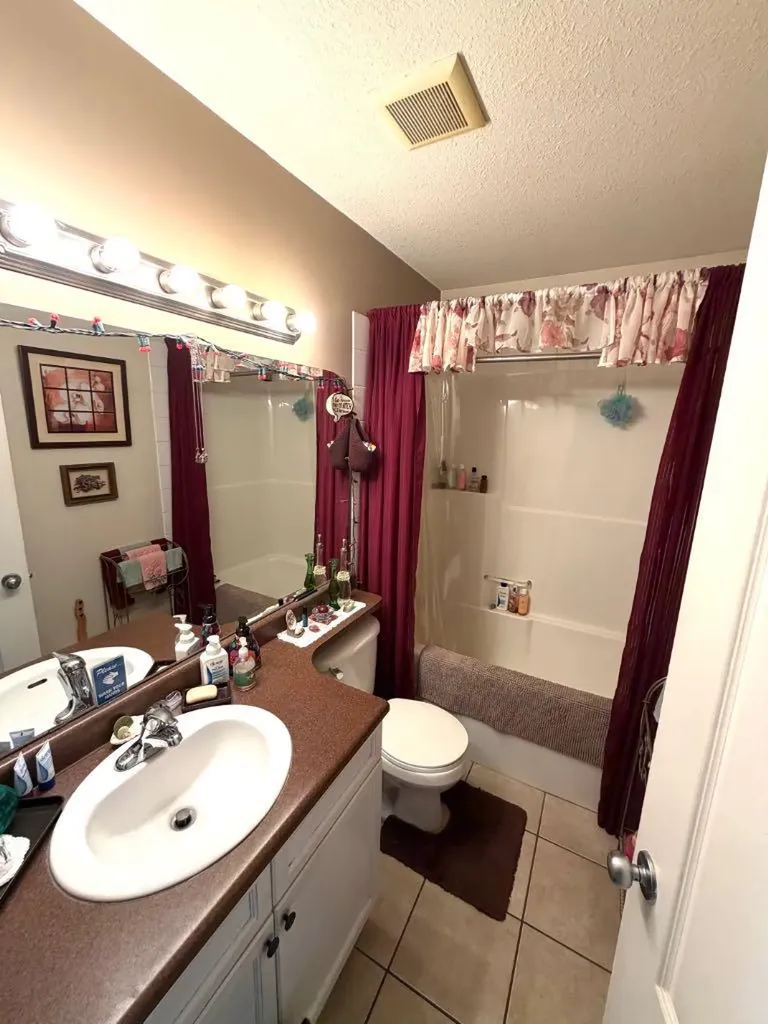 8821 Lakeland Drive Grande Prairie AB T8X 1V8